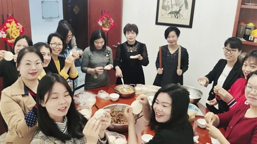 共享歡樂(lè ) | 百裕集團營(yíng)銷(xiāo)中心喜樂(lè )鬧元宵、暖心慶生日
